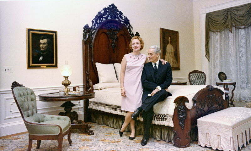 how many bedrooms are in the white house