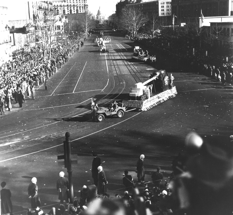 State of Kentucky float in inaugural parade Harry S. Truman