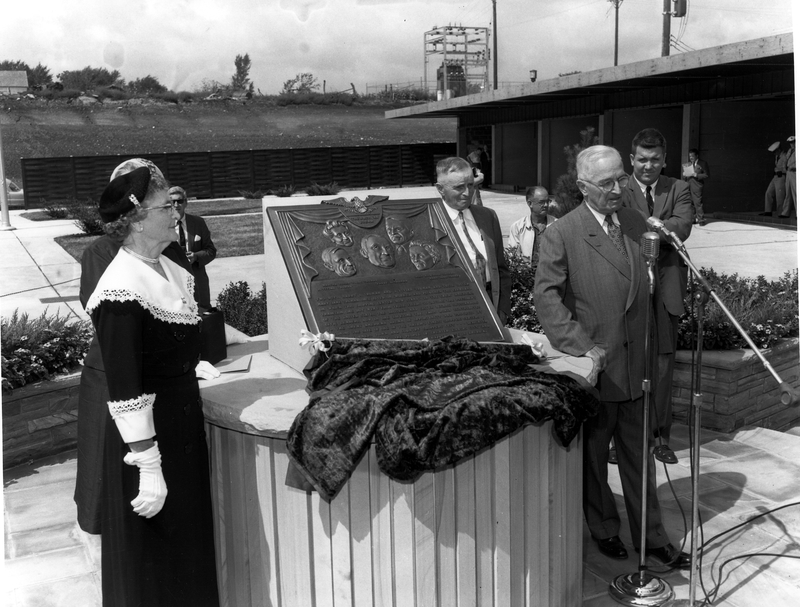 Truman family at dedication of Truman Corners in Grandview, Missouri