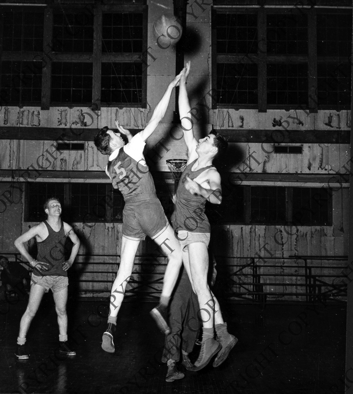 Fort Knox trainees playing basketball at the Sports Center Harry S