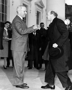 President truman and the challenge of the potsdam conference 1945 english edition
