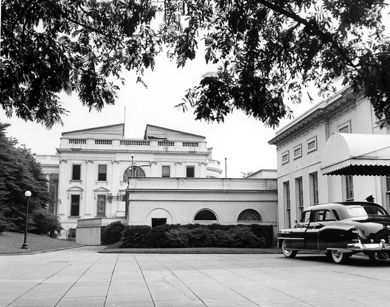 view-taken-west-of-the-main-entrance-during-white-house-renovation