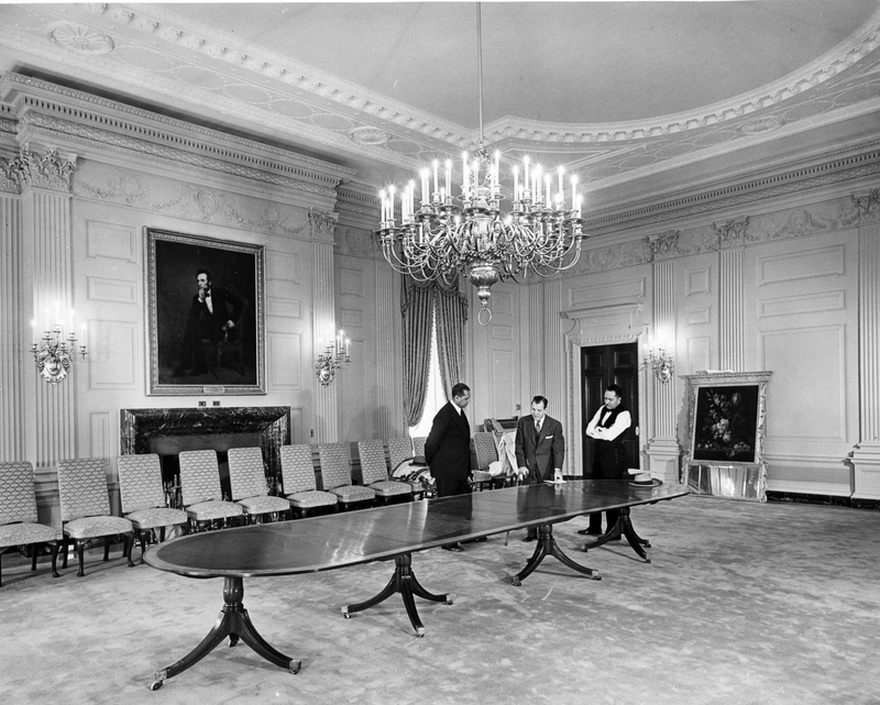 Northwest view in the State Dining Room after White House renovation ...