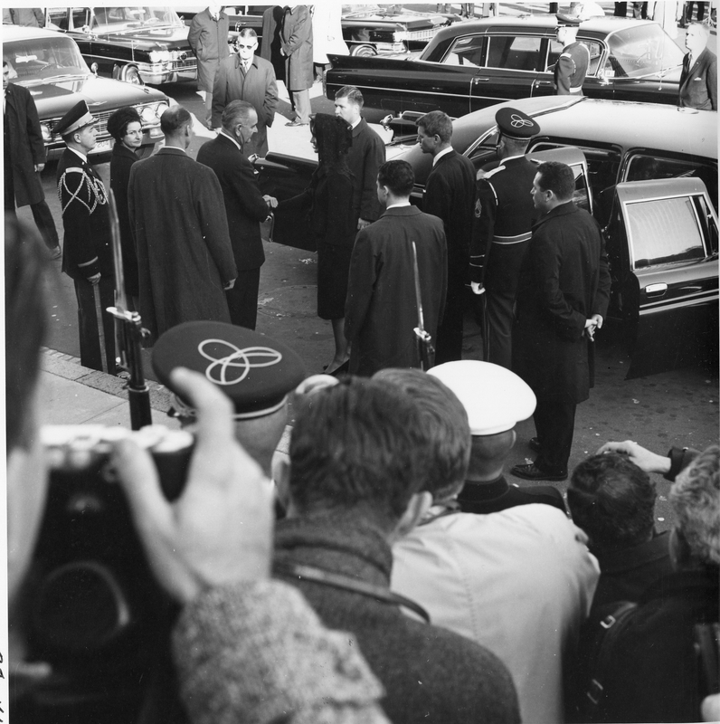 Jacqueline Kennedy Greets Lyndon Johnson During Kennedy Funeral | Harry ...