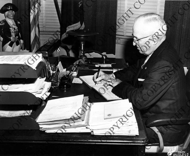 Former President Harry S. Truman signs National Sojourners' Visitors ...