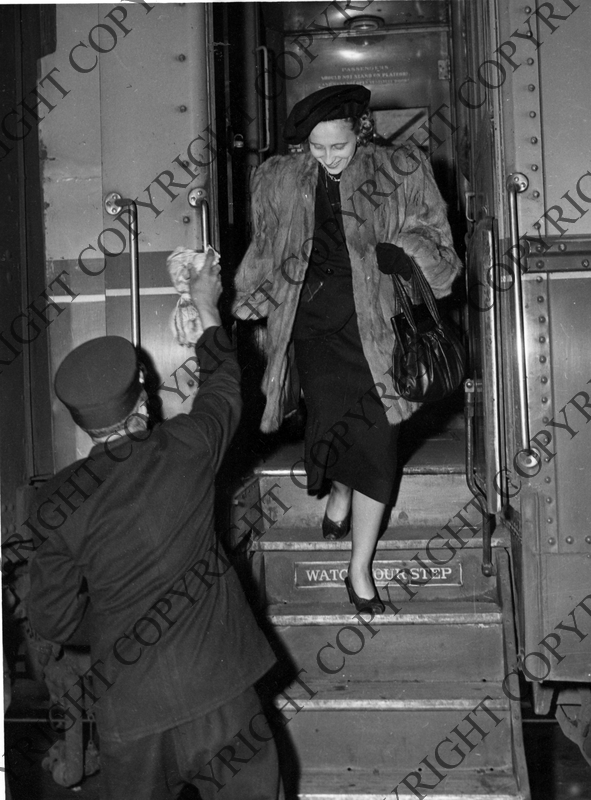 Margaret Truman arriving by train probably in Baltimore, MD | Harry S